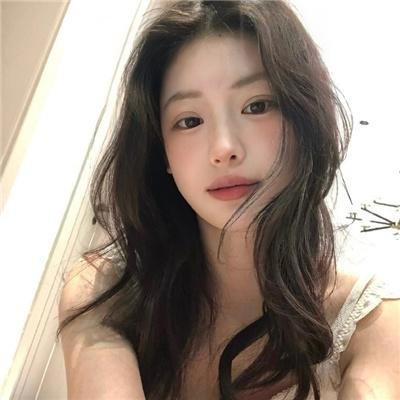 这个皇后不对劲